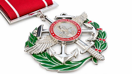 Banco de la Nación recibe condecoración del Comando Conjunto de las Fuerzas Armadas